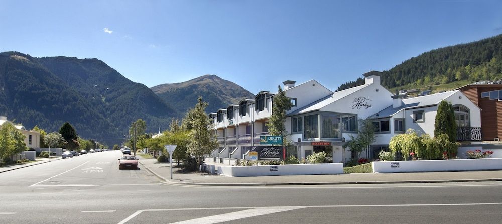 undefined Hurley's of Queenstown 7