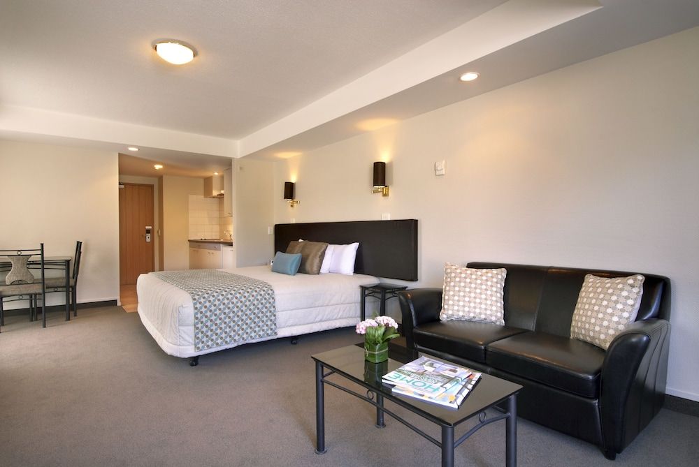 undefined Hurley's of Queenstown 8