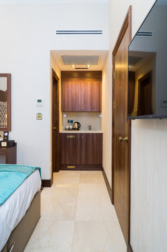 Kensington Prime Hotel Standard Double Room, 1 Double Bed 5