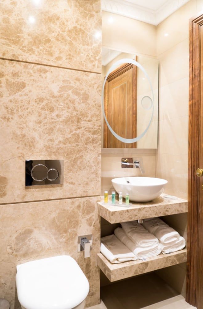 Kensington Prime Hotel Standard Double Room, 1 Double Bed 7