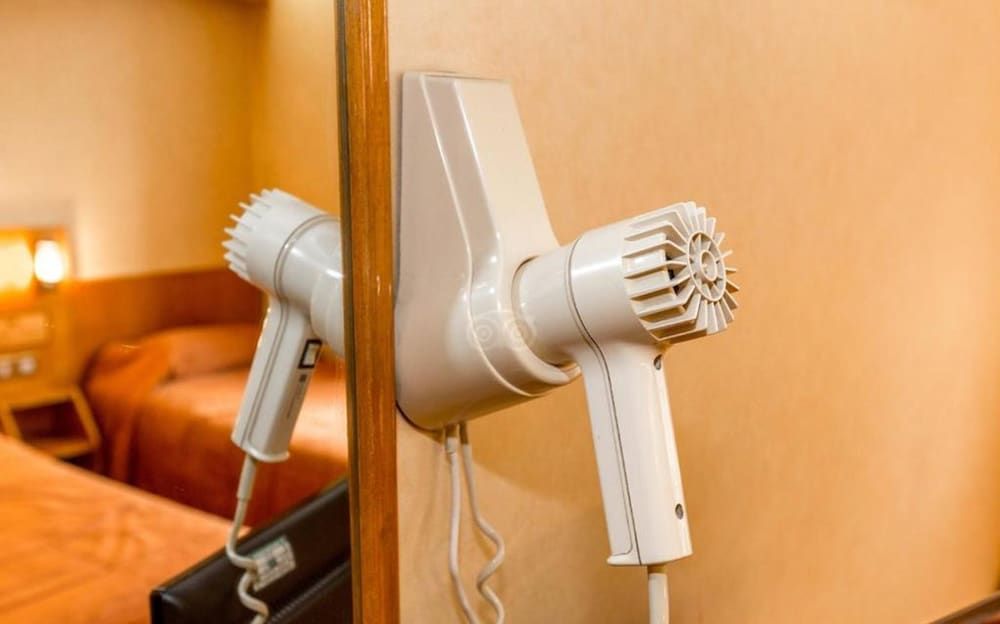 Beverley House Hotel Standard Twin Room 3