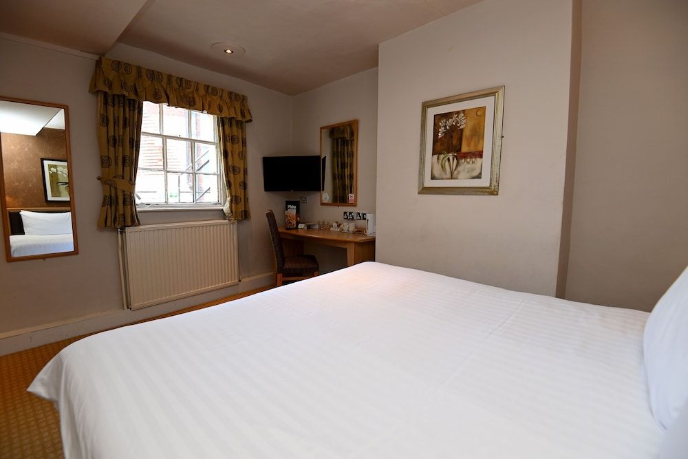 Vine, Stafford by Marston's Inns Standard Double Room 2