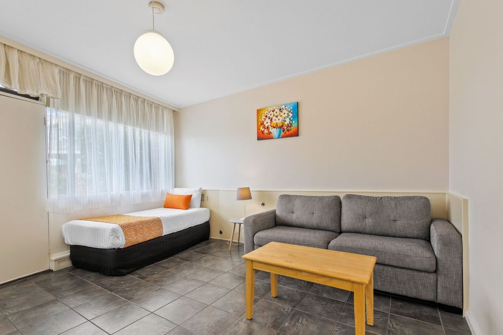 Family Room, 1 Bedroom