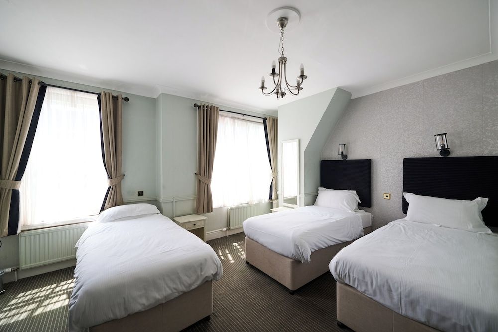 White Hart, Newmarket by Marston's Inns Standard Triple Room 3