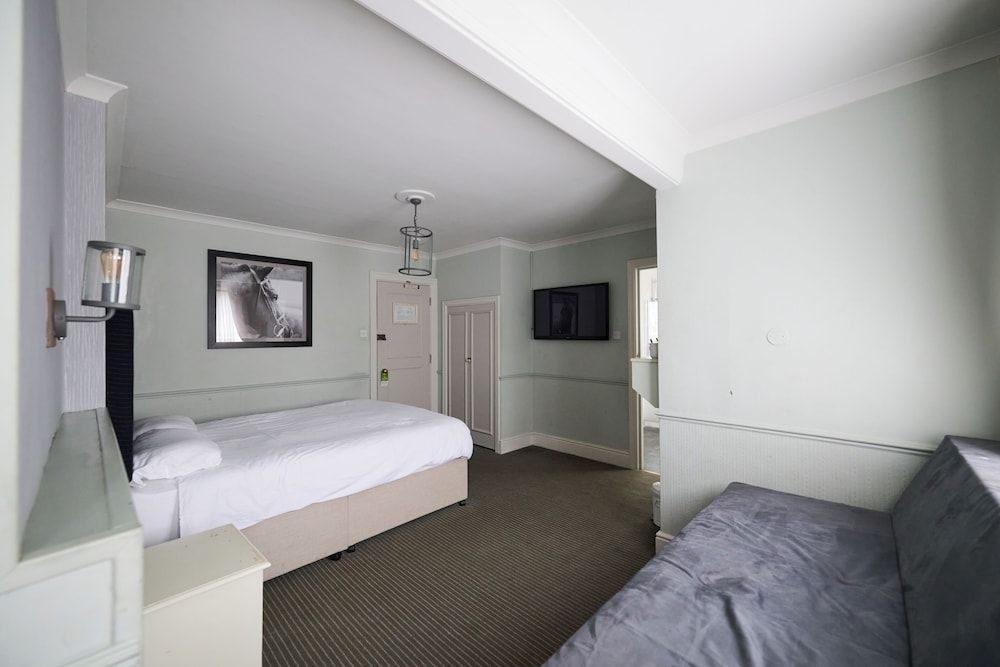 White Hart, Newmarket by Marston's Inns Family Room 2