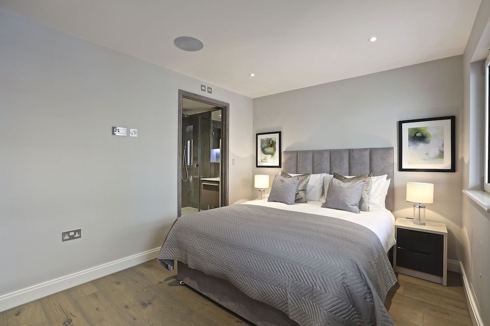 undefined Lux St James Park Apartment Central London FREE WIFI by City Stay Aparts London 3