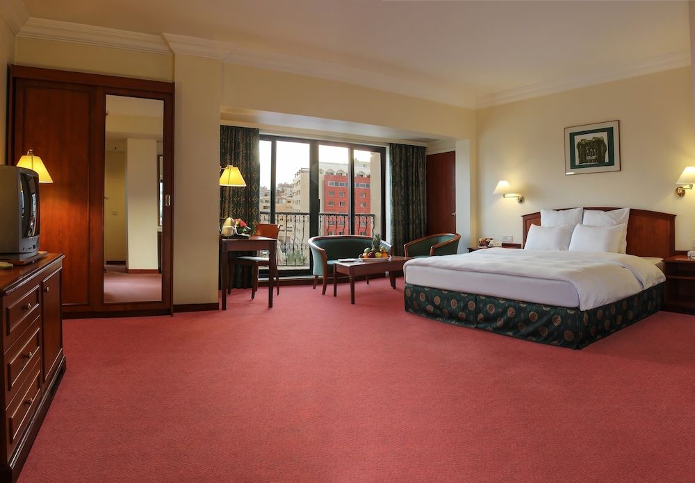 undefined Grand Palace Hotel