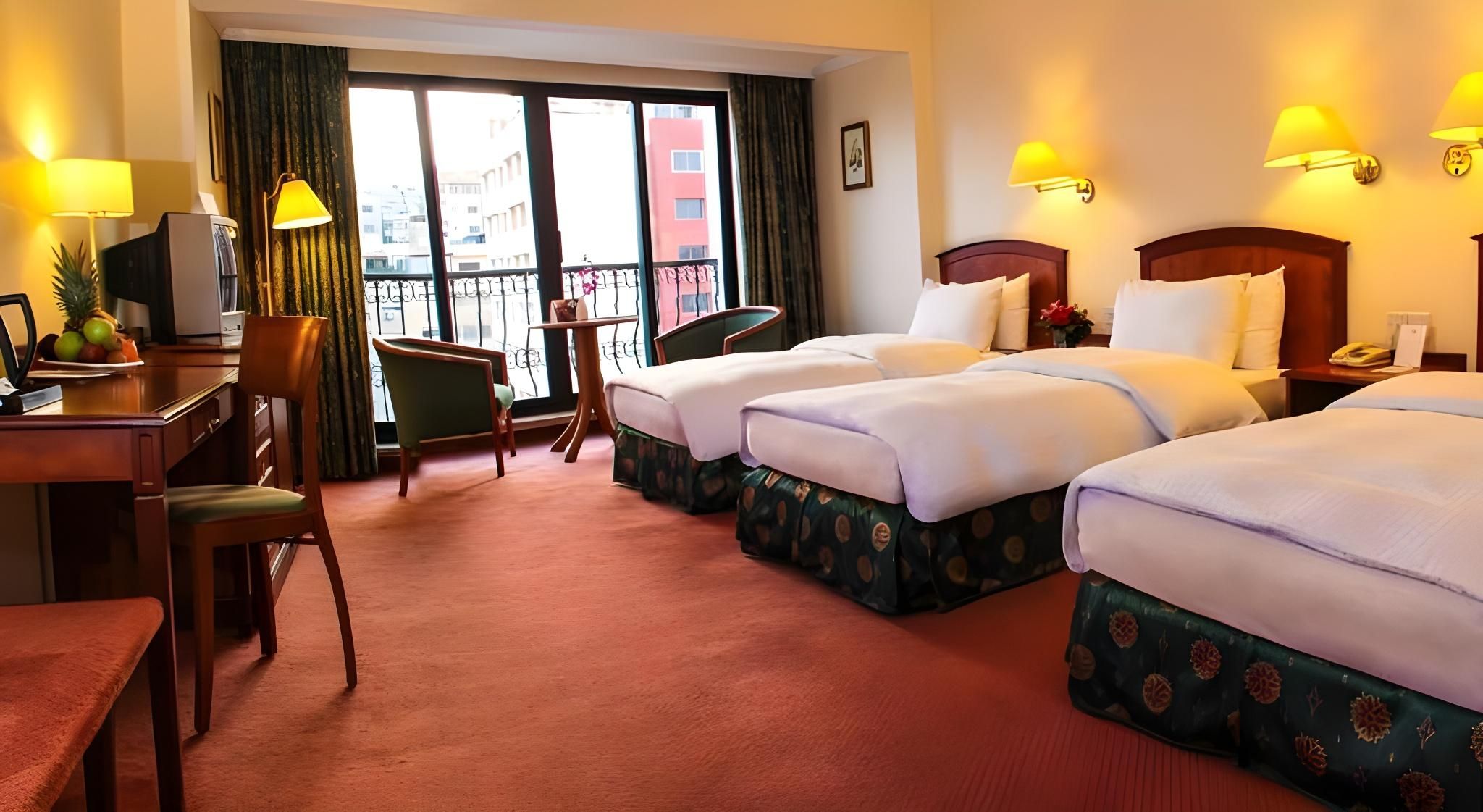 undefined Grand Palace Hotel 8