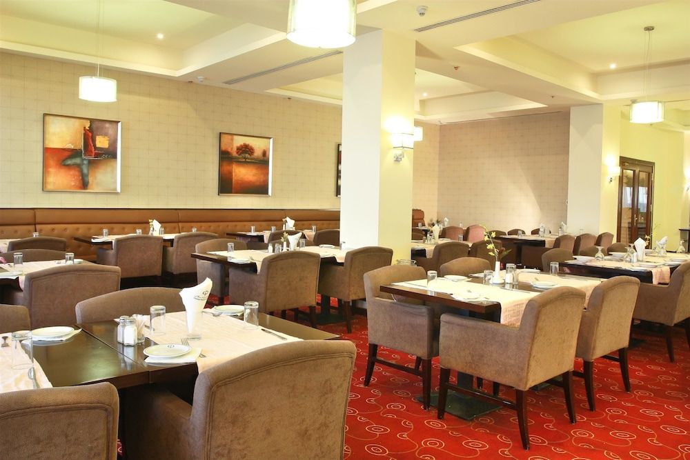 undefined Grand Palace Hotel 5