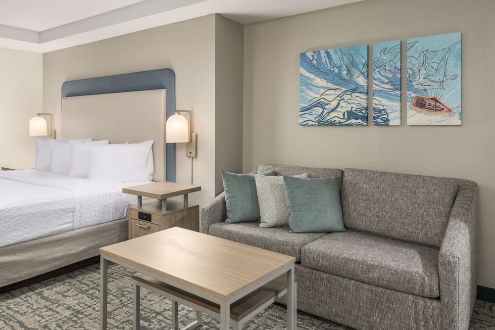 Suite, Multiple Beds, Accessible, Bathtub