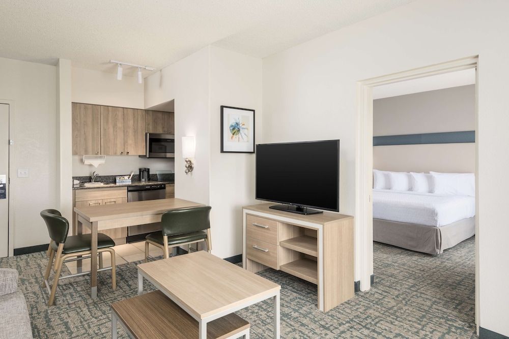 Homewood Suites by Hilton Miami-Airport/Blue Lagoon Suite, 1 Bedroom, Non Smoking 24