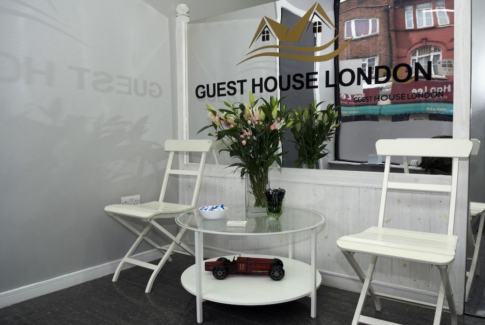 undefined Guest House London 8
