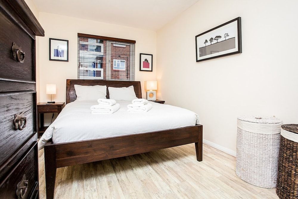 undefined Stunning Spacious South London 1 Bed Apartment with Balcony 3