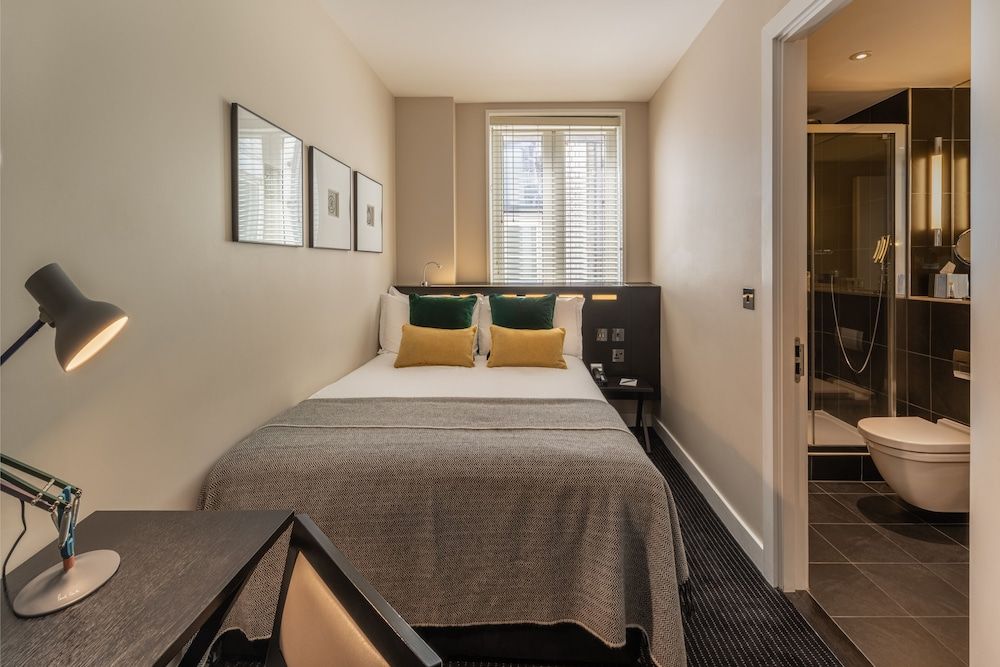 undefined The Resident Soho 9