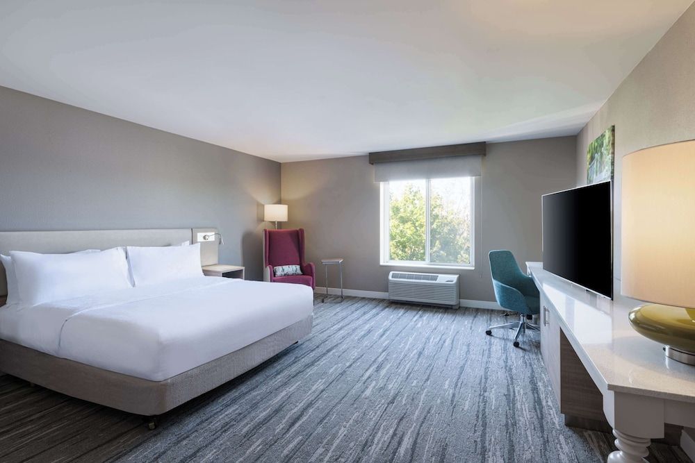 Acceessible one king bed room
