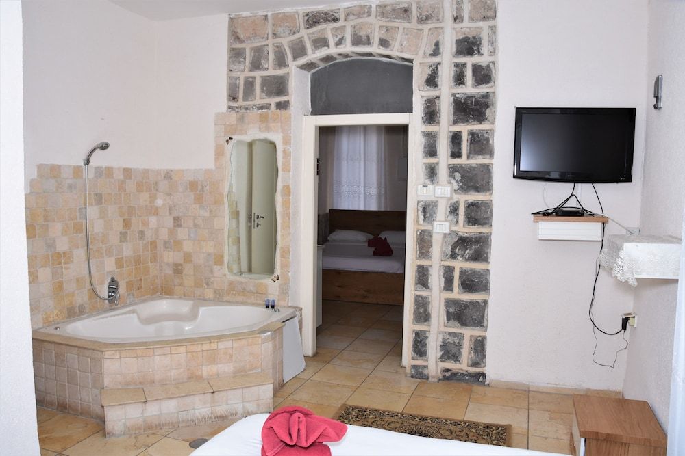 Lake Mansion Family Quadruple Room, 2 Bedrooms 10