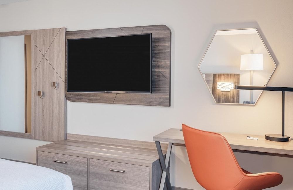 Holiday Inn Express Federal Way Seattle South by IHG Standard Room, 2 Queen Beds 10