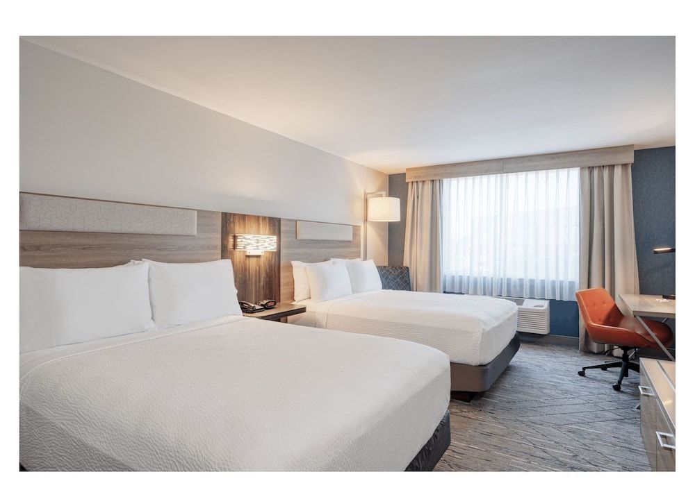 Holiday Inn Express Federal Way Seattle South by IHG Standard Room, 2 Queen Beds 5