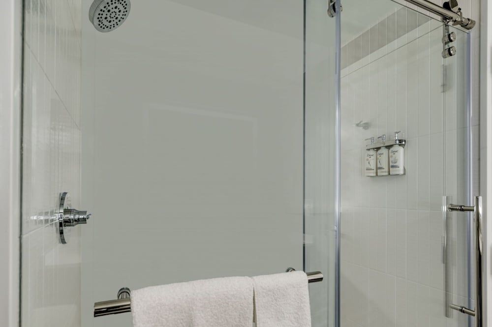 Holiday Inn Express Federal Way Seattle South by IHG Standard Room, 2 Queen Beds 7