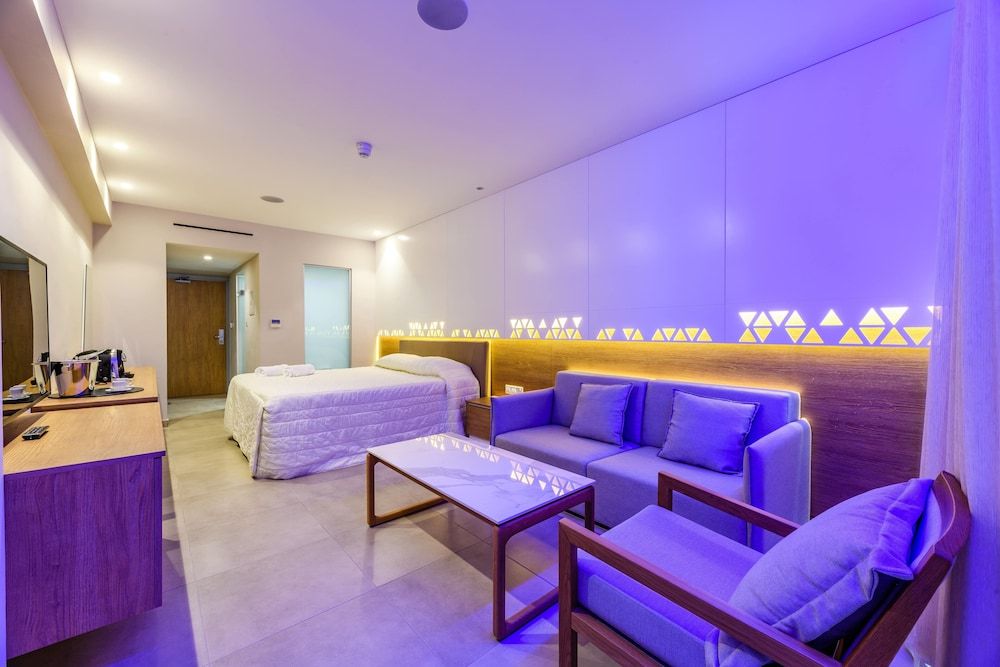Junior Penthouse, Sea View