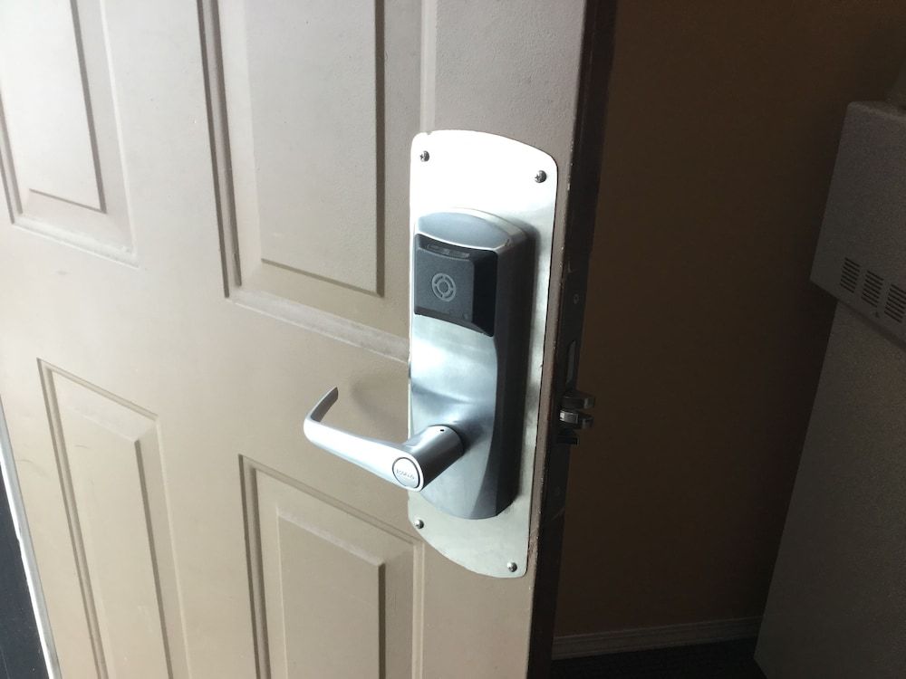 Riverside Motel Comfort Room, 2 Queen Beds, Mountain View 5