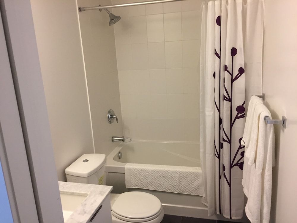 iHost Suites City Condo, 2 Bedrooms, Kitchen, City View 4