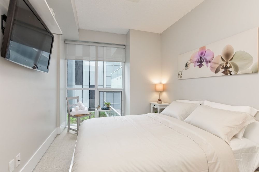 undefined QuickStay - Breathtaking 3-Bedroom in the Heart of Downtown 2