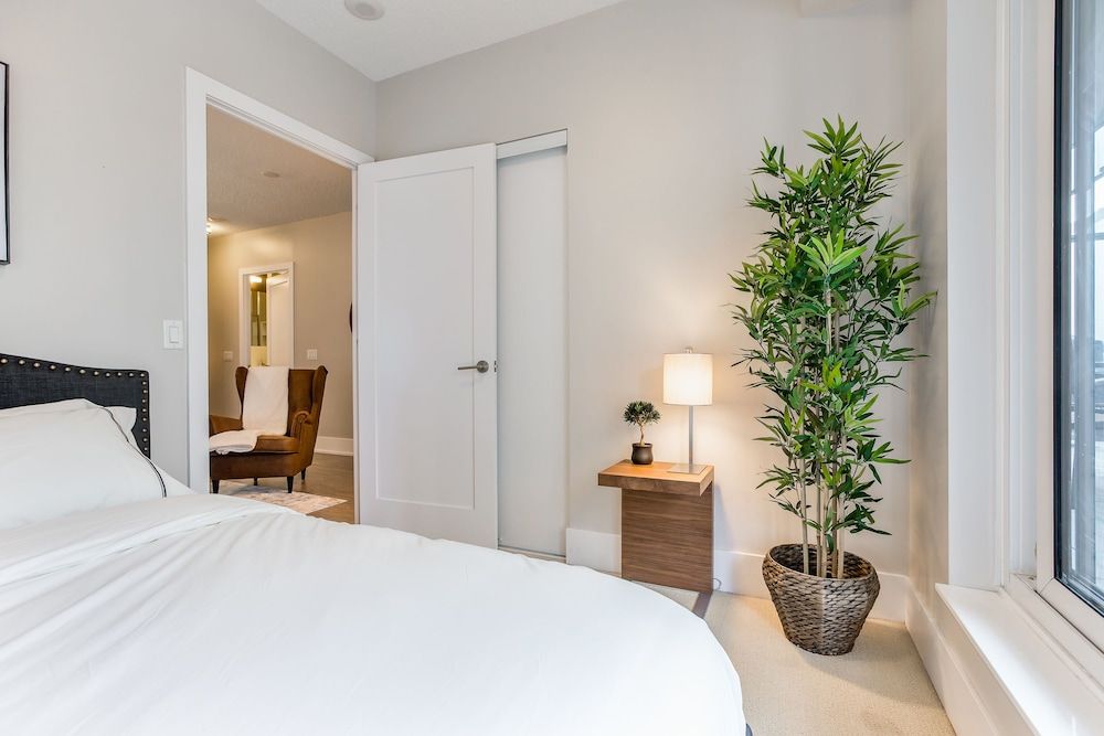 QuickStay - Breathtaking 3-Bedroom in the Heart of Downtown Superior Apartment, 3 Bedrooms, Garden View 2