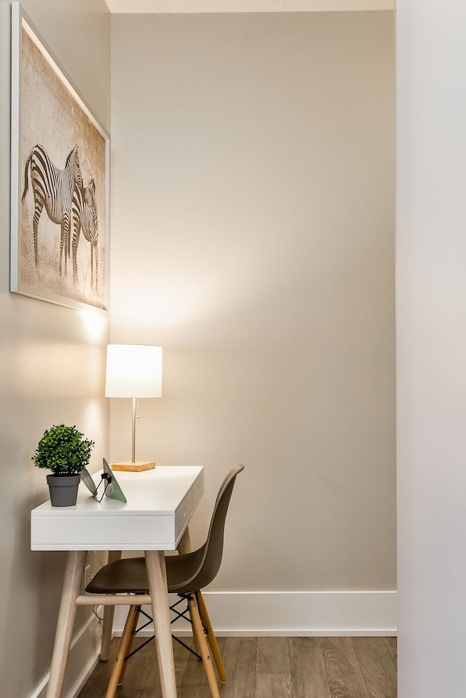 QuickStay - Breathtaking 3-Bedroom in the Heart of Downtown Superior Apartment, 3 Bedrooms, Garden View 23