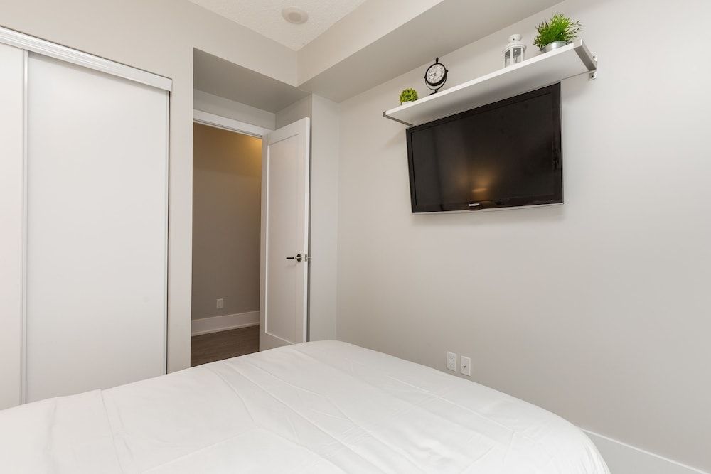QuickStay - Breathtaking 3-Bedroom in the Heart of Downtown Superior Apartment, 3 Bedrooms, Garden View 16