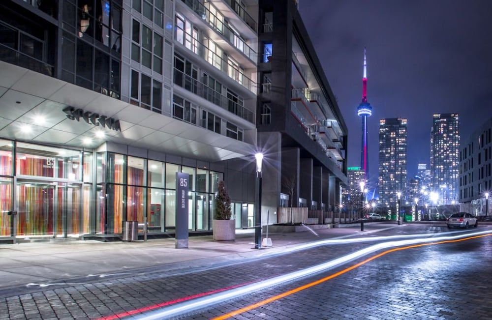undefined Bright 2 Bed Lakeview Suite 3