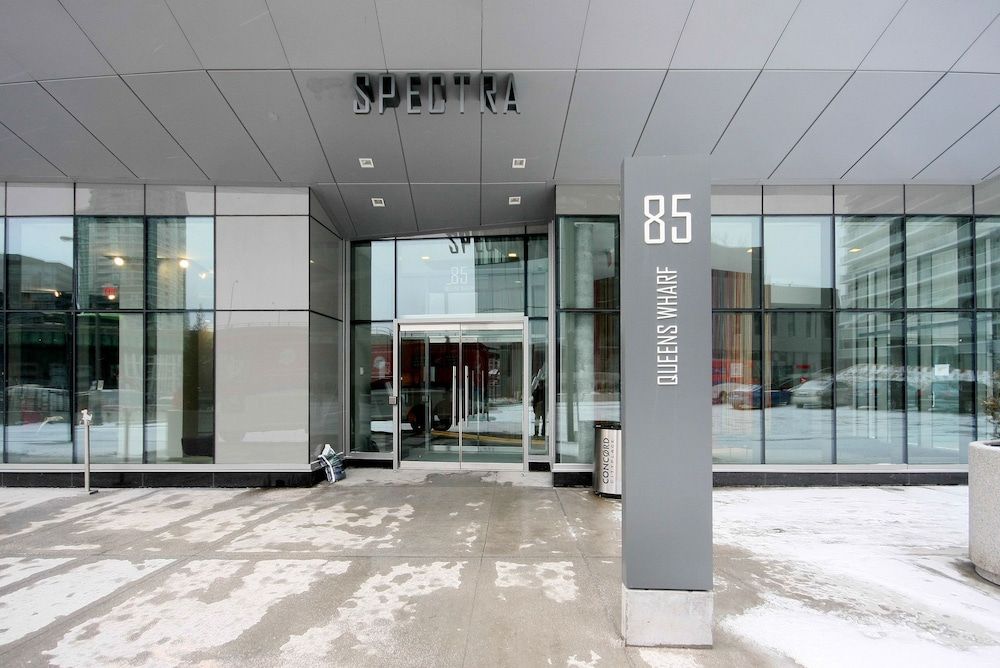 undefined Bright 2 Bed Lakeview Suite 2