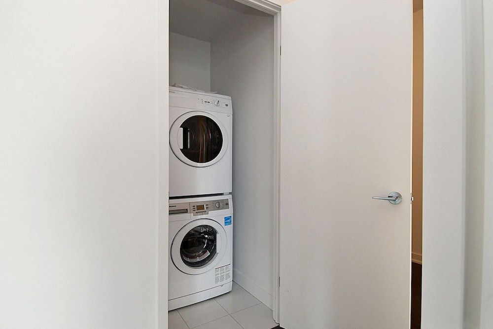 Platinum Suites - Modern Luxury High Rise Condo Platinum Suites - Modern Luxury High Rise 15