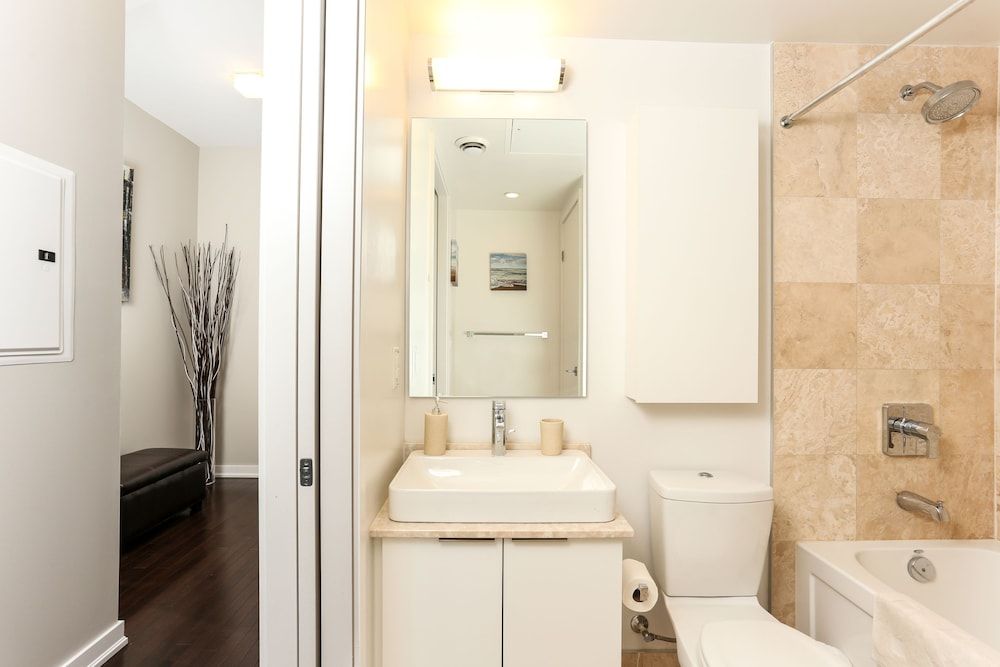 Platinum Suites - Modern Luxury High Rise Condo Platinum Suites - Modern Luxury High Rise 13