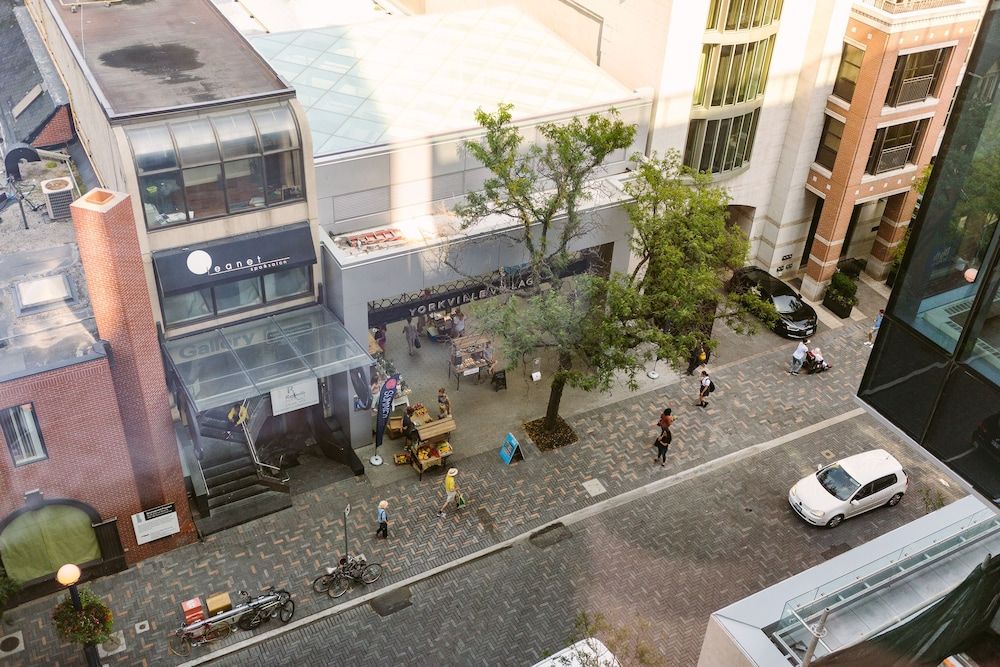 undefined QuickStay - Enchantment in Yorkville - Yonge & Bloor 2