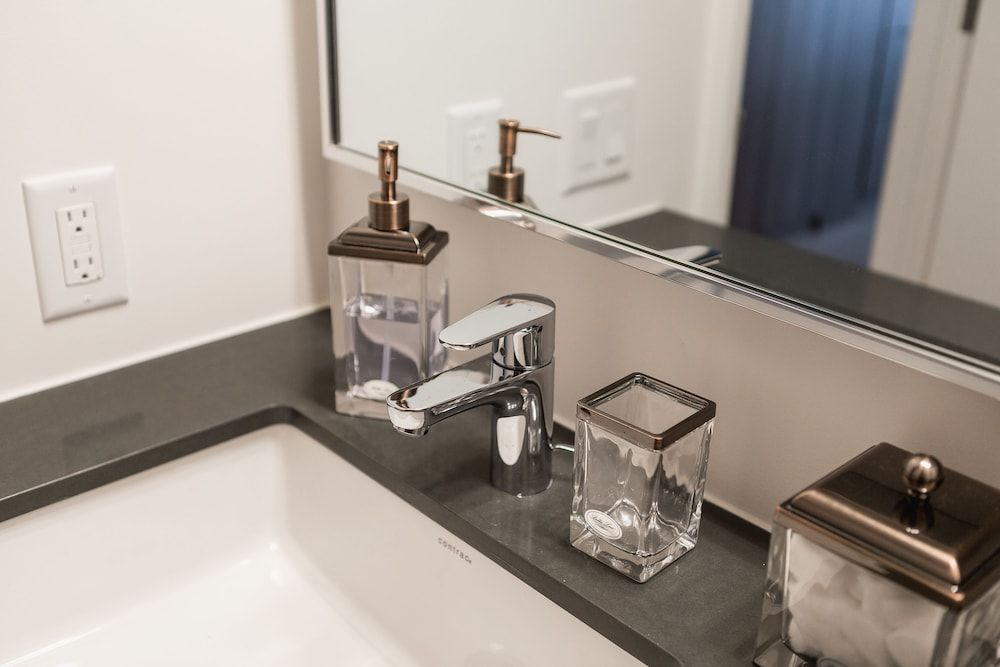 QuickStay - Enchantment in Yorkville - Yonge & Bloor Condo, 1 Queen Bed with Sofa bed 11