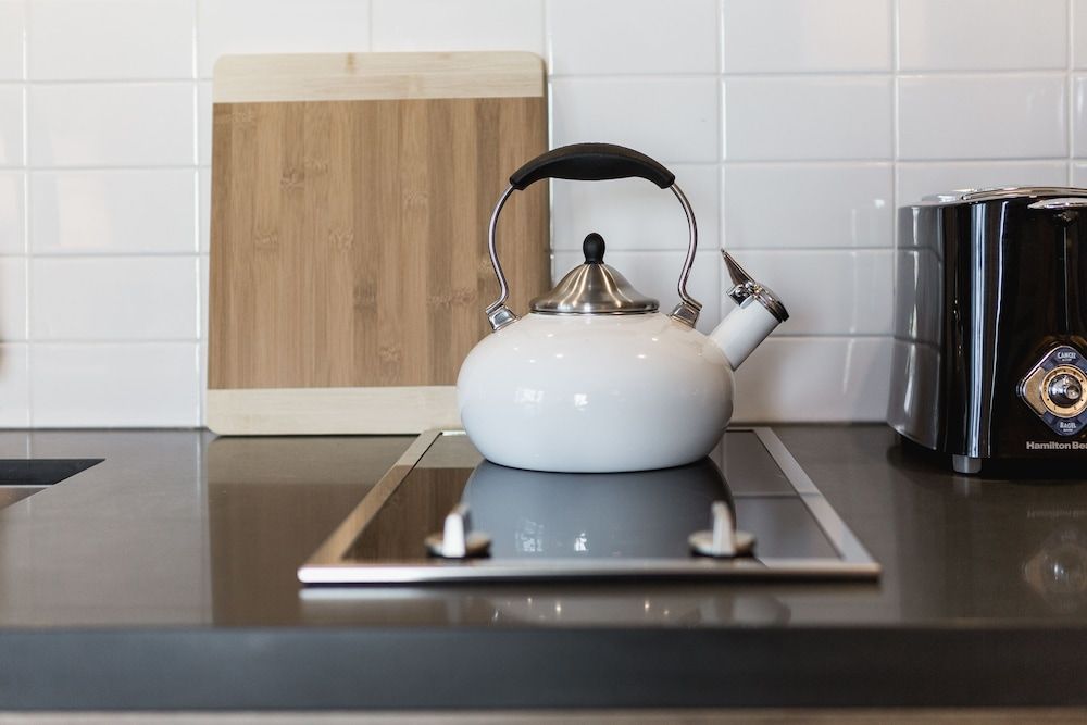 QuickStay - Enchantment in Yorkville - Yonge & Bloor Condo, 1 Queen Bed with Sofa bed 8