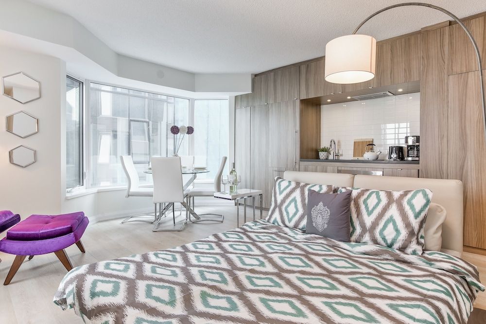 QuickStay - Enchantment in Yorkville - Yonge & Bloor Condo, 1 Queen Bed with Sofa bed 5