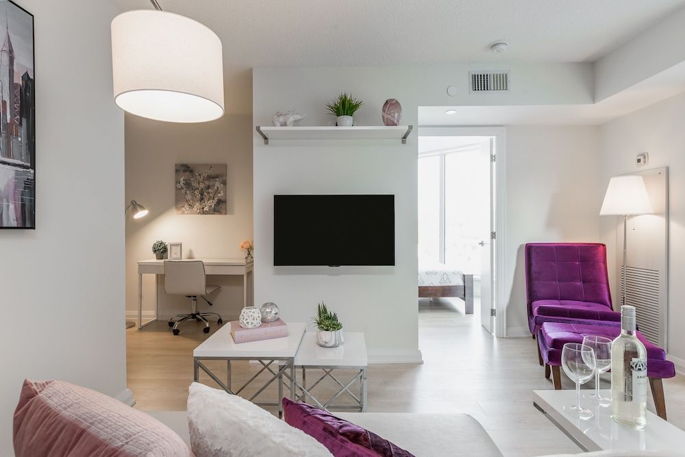 QuickStay - Enchantment in Yorkville - Yonge & Bloor Condo, 1 Queen Bed with Sofa bed 13