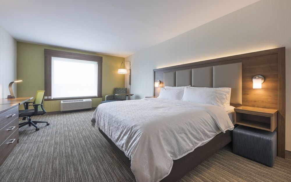 Standard Room, 1 King Bed
