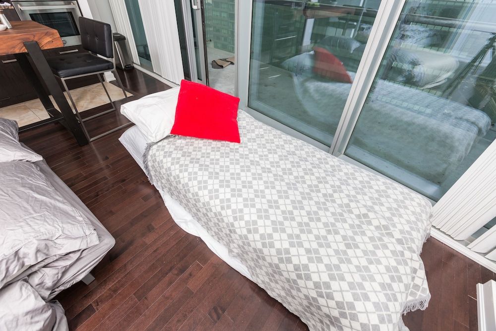 Applewood Suites - 3 Bed Waterfront Area Condo, 3 Bedrooms 19