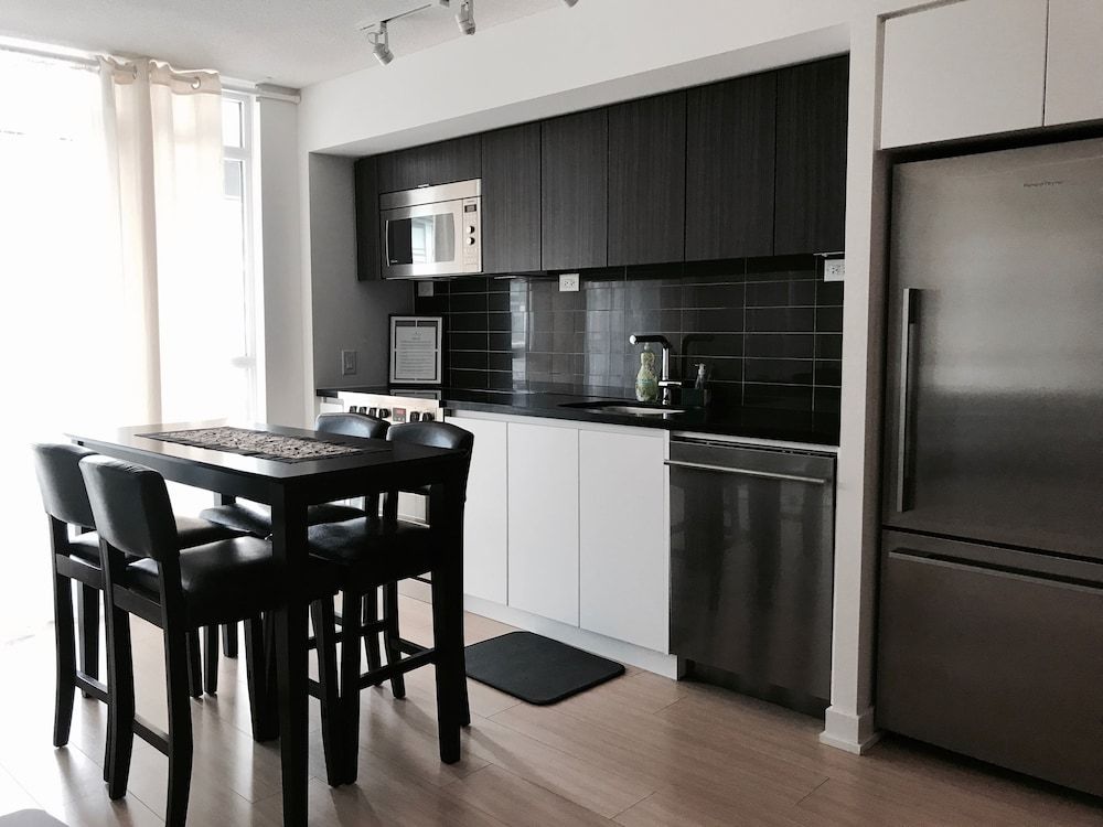 undefined Beautiful Home by Rogers Centre 10