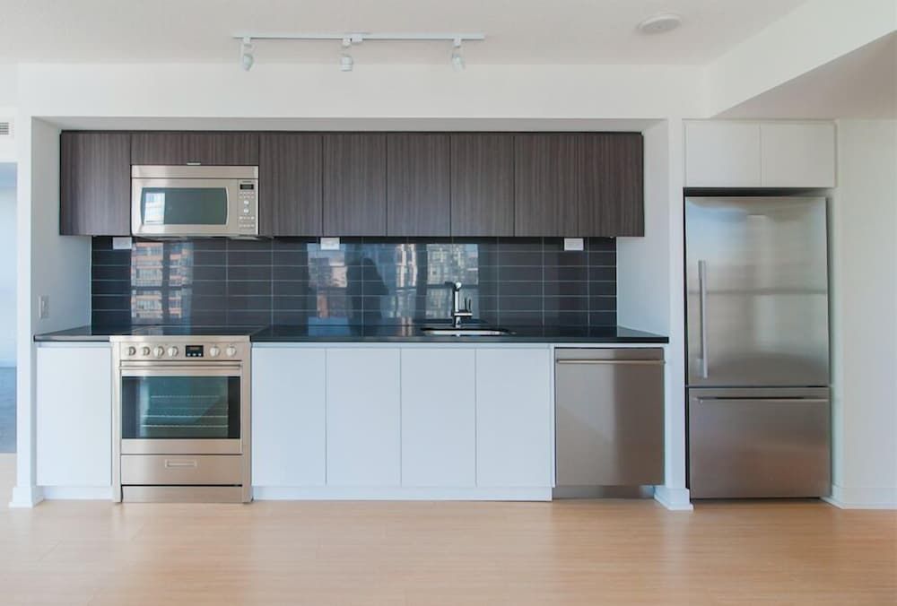 Beautiful Home by Rogers Centre Design Condo, 1 Bedroom, Kitchenette, City View 8