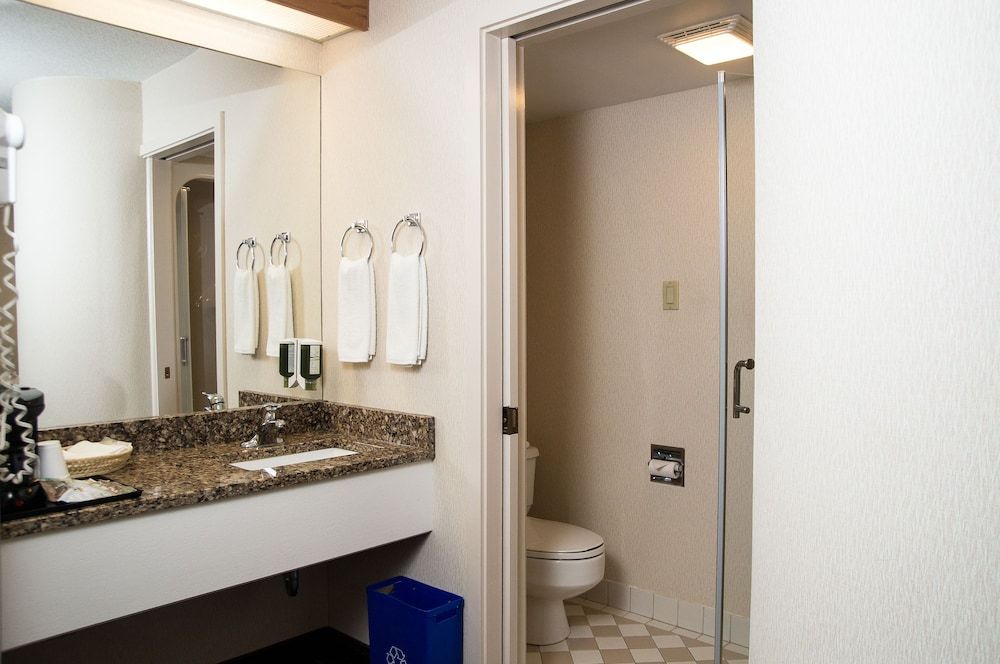 Slumber Inn Room, 2 Twin Beds 3