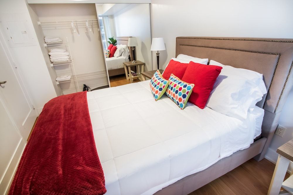 undefined MiCasa Suites - Stylish Condo in the Heart of Downtown 5