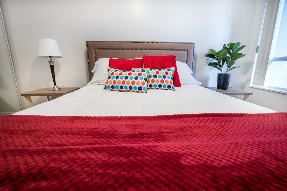 undefined MiCasa Suites - Stylish Condo in the Heart of Downtown 6