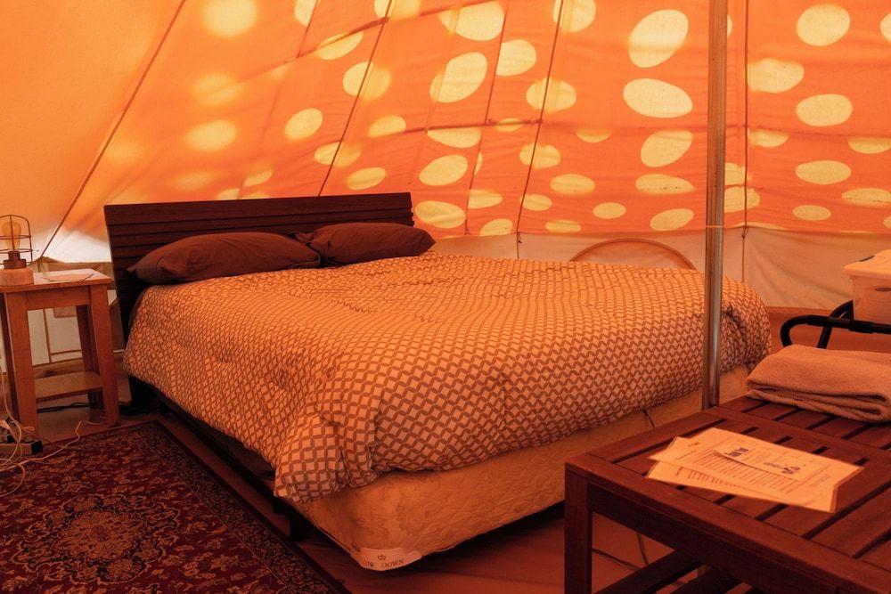 Dominion Hill Country Inn Classic Tent, 1 Queen Bed, Hill View