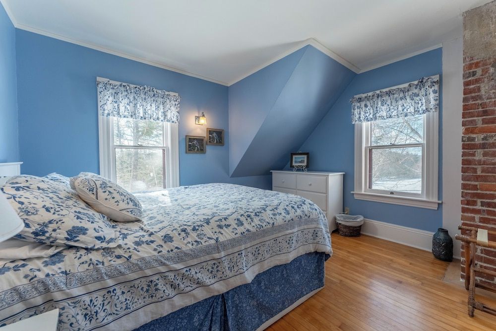 Dominion Hill Country Inn Grand Cottage, 2 Bedrooms, Fireplace, Garden Area 8