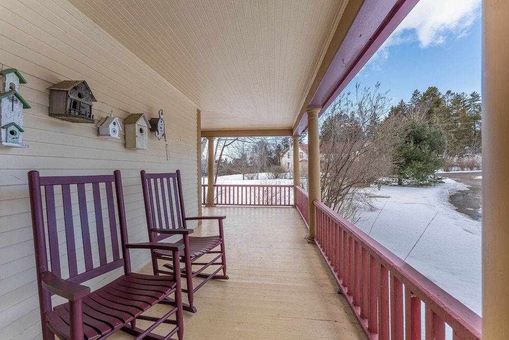 Dominion Hill Country Inn Grand Cottage, 2 Bedrooms, Fireplace, Garden Area 11