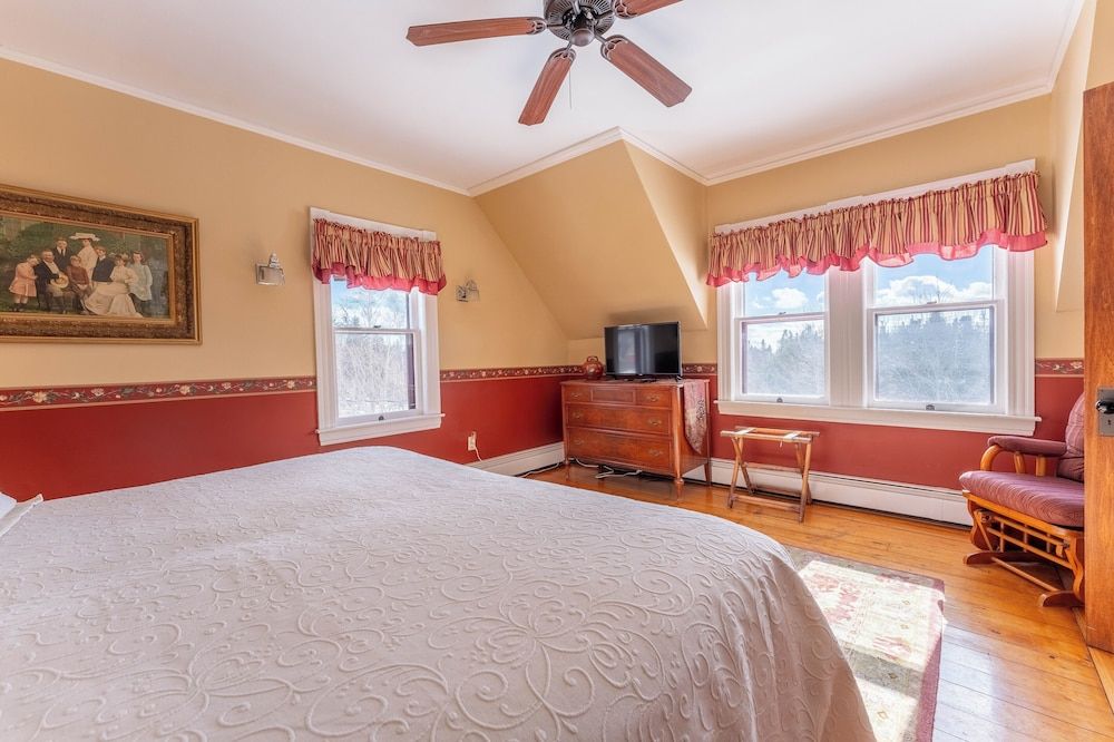 Premium Studio Suite, Garden View